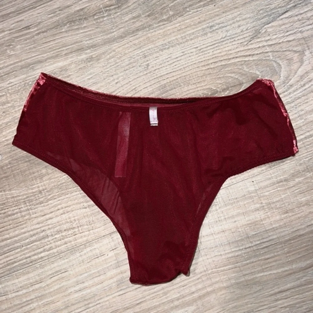 Victoria’s secret PINK‎ cheeky red panty